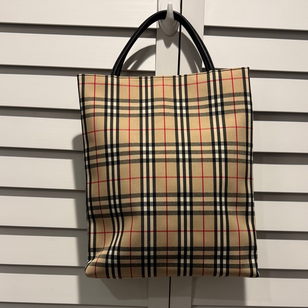 Burberry NWT Nova Check Large Beige and Black Check Tote - Picture 2 of 10
